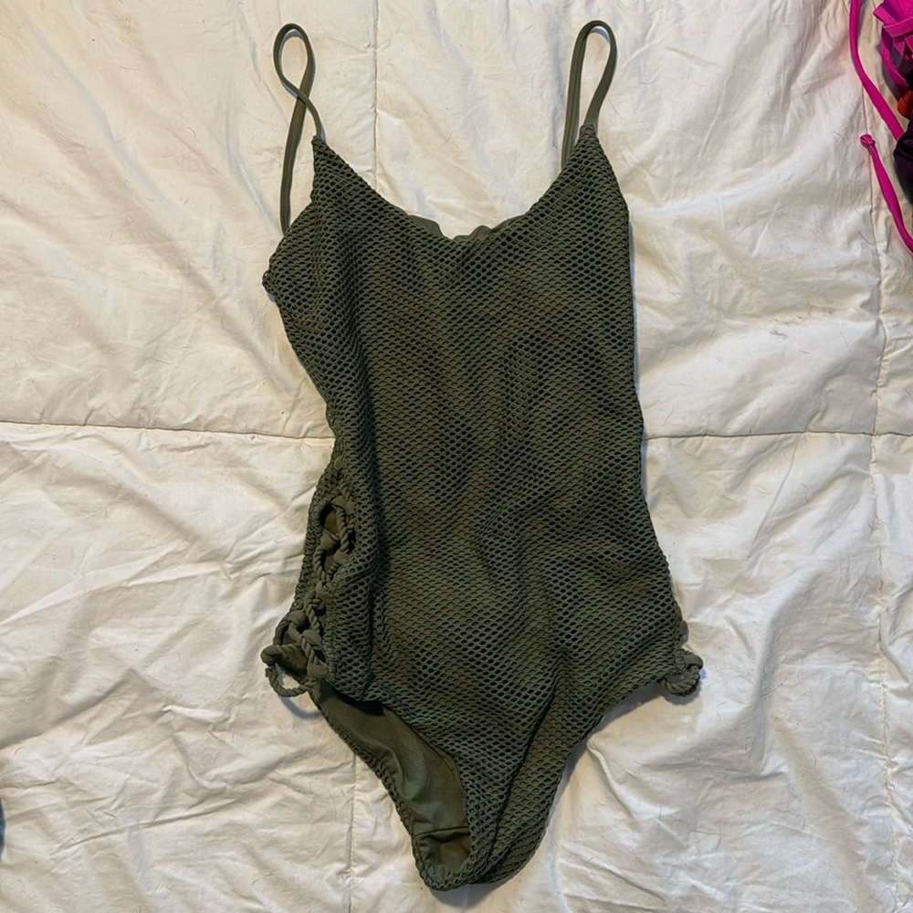 Small Billabong Olive green Open back One piece Swimsuit💚